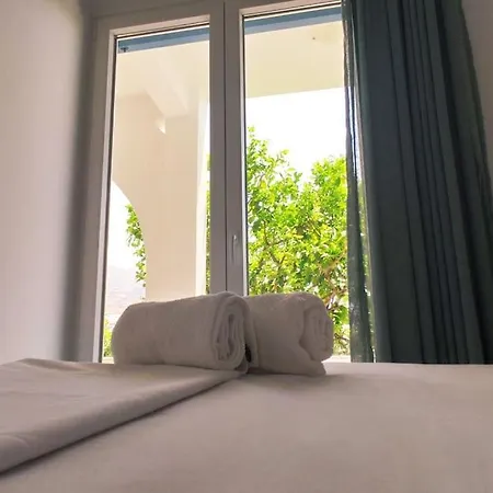 Chrysa's アパート *