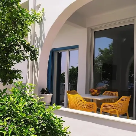 アパート Chrysa's