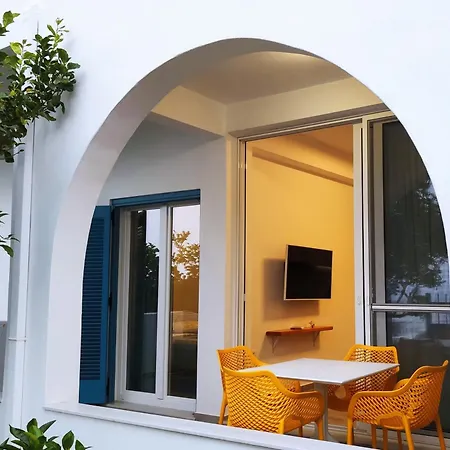 アパート Chrysa's